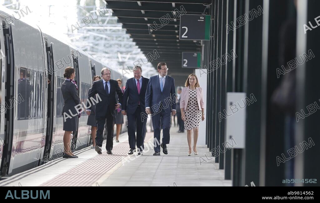Palencia, 29/09/2015. Inauguración del AVE Madrid León, parada en Palencia con el presidente del Gobierno Mariano Rajoy, acompañado por la ministra Ana Pastor. Foto: Jaime García ARCHDC.