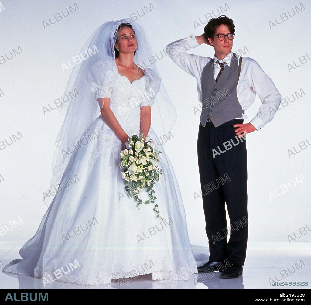 ANDIE MacDOWELL and HUGH GRANT in FOUR WEDDINGS AND A FUNERAL, 1994, directed by MIKE NEWELL. Copyright GRAMERCY PICTURES.