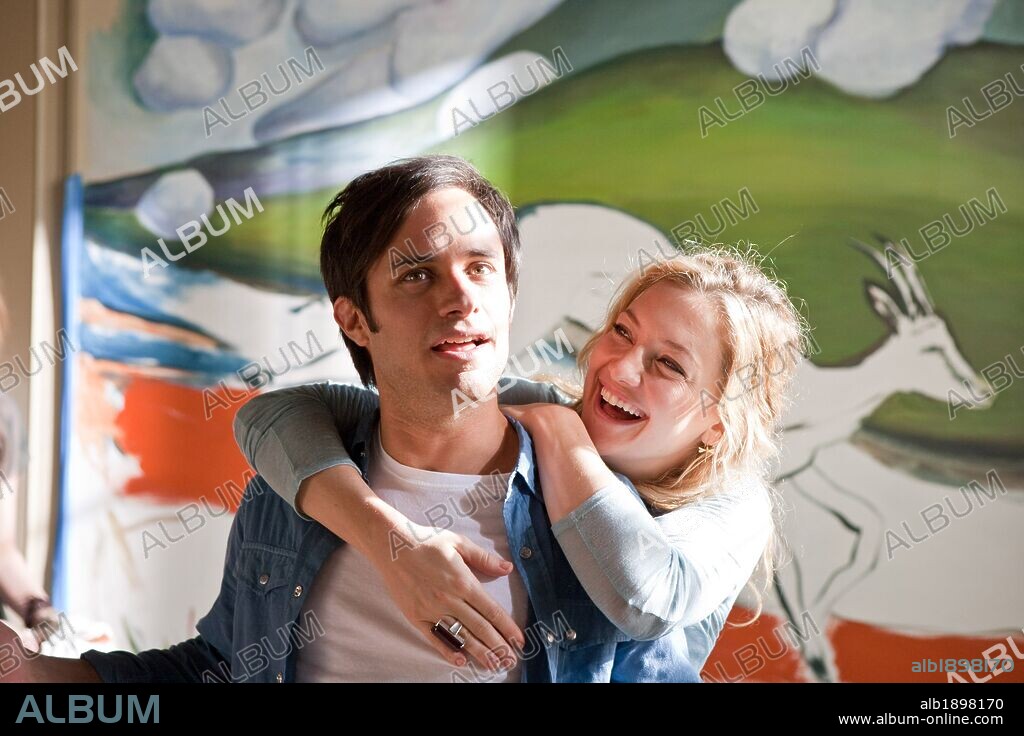 GAEL GARCIA BERNAL y KATE HUDSON en UN PEDACITO DE CIELO, 2011 (A LITTLE BIT OF HEAVEN), dirigida por NICOLE KASSELL. Copyright DAVIS ENTERTAINMENT.