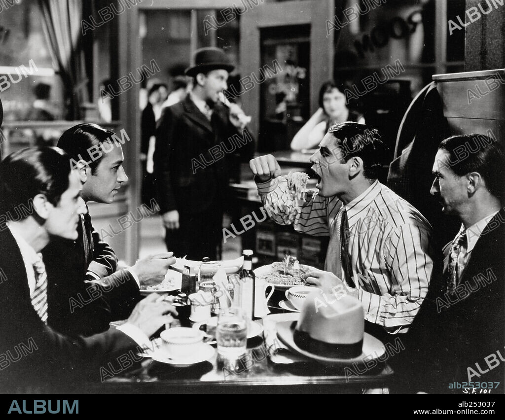 GEORGE RAFT et PAUL MUNI dans SCARFACE, 1932, réalisé par HOWARD HAWKS. Copyright UNITED ARTISTS.
