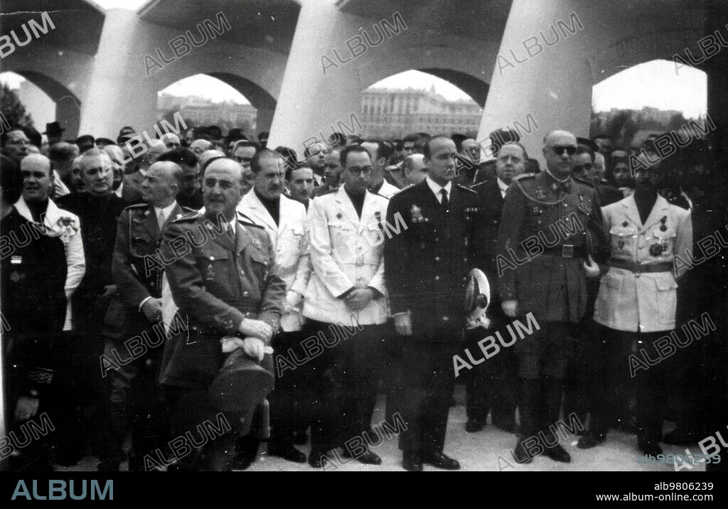 26 mayo 1950. Momento de la inauguración de la Feria del Campo, la cuál Fue Bendecida por el obispo de Madrid-Alcalá.