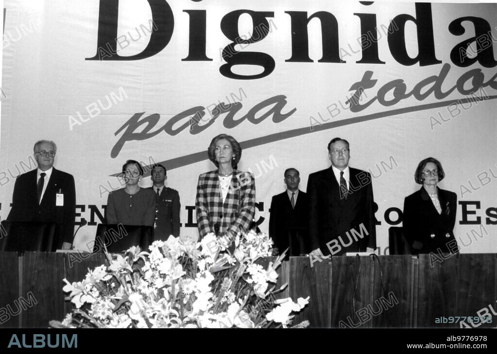3 diciembre 1992. Inauguración de la Ii asamblea general de la cruz Roja Española, por su majestad la Reina doña Sofía, en el palacio de Congresos de Madrid.
