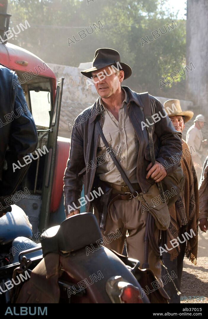 HARRISON FORD in INDIANA JONES AND THE KINGDOM OF THE CRYSTAL SKULL, 2008,  directed by STEVEN SPIELBERG. Copyright PARAMOUNT PICTURES/LUCASFILM/AMBLIN  ENTERTAINMENT/SANTO DO - Album alb37015