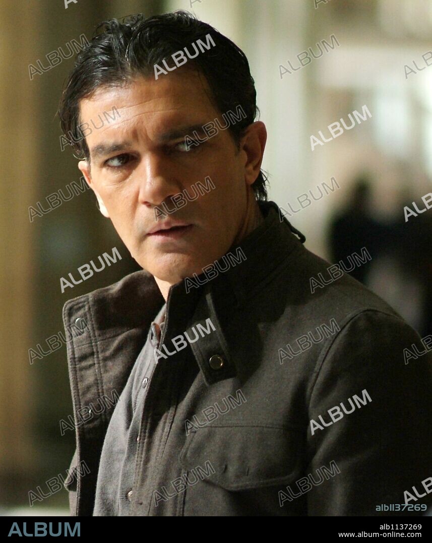 ANTONIO BANDERAS en THE CODE, 2009 (THICK AS THIEVES), dirigida por MIMI LEDER. Copyright MILLENNIUM FILMS.