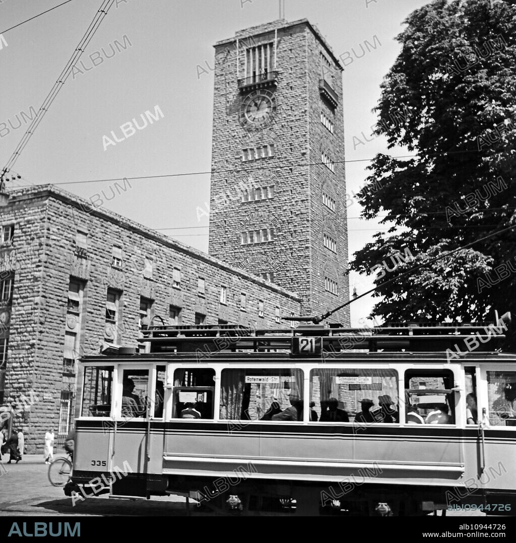 Tram line no 2 in front of Stuttgart main station, Germany 1930s.