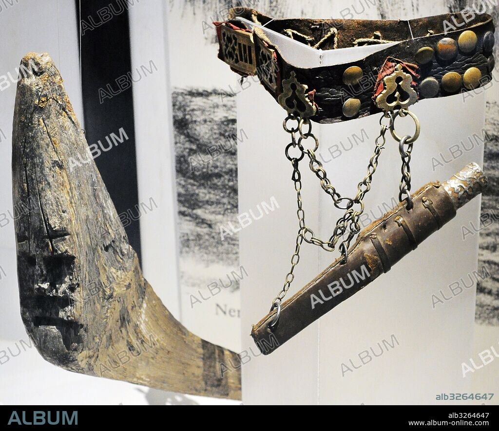 Distintos objetos relacionados con los "Angakoq", chamanes Inuits. Exposición de vestimentas y objetos esquimales. Museo de Historia (Historical Museum). Oslo. Noruega.