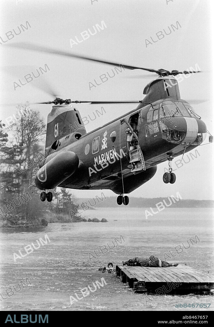 BERGA 1967-02.. Provsändning av färg-TV från Berga helikopterskola. Här ses en helikopter i luften.. Foto: Bo-Aje Mellin / RiR / SVT / Kod: 5600. Notis publ. i RiR 15/67 sid. 54.. RiR 18519 sv/v neg.
