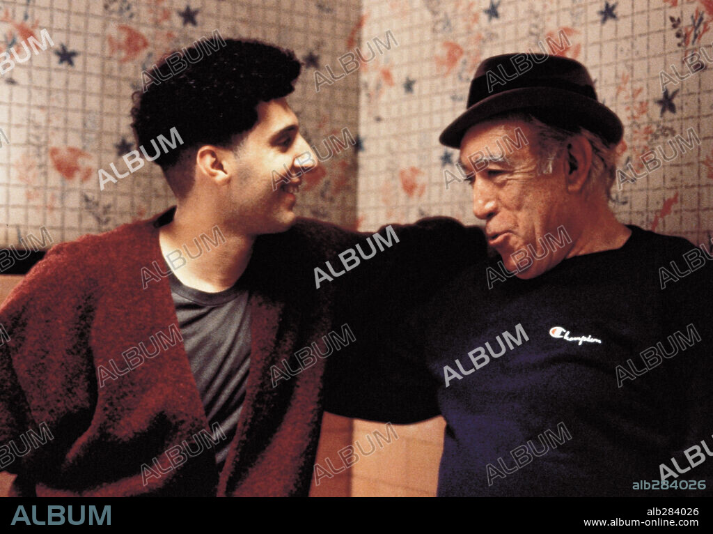 ANTHONY QUINN y JOHN TURTURRO en FIEBRE SALVAJE, 1991 (JUNGLE FEVER), dirigida por SPIKE LEE. Copyright UNIVERSAL PICTURES / LEE, DAVID.