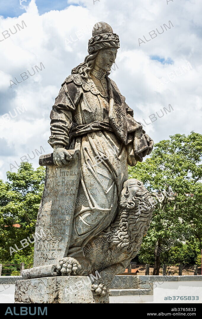 Statue of the Prophet Daniel, Santuario de Bom Jesus de Matosinhos, Aleijandinho masterpiece, Congonhas do Campo, UNESCO World Heritage Site, Minas Gerais, Brazil, South America.