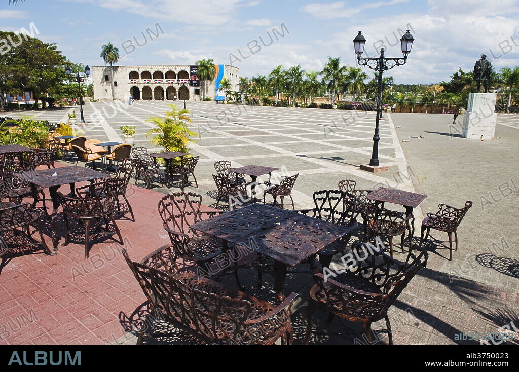 Virreinal Palace of Diego Colon, Plaza Espana, Zona Colonial (Colonial District), UNESCO World Heritage Site, Santo Domingo, Dominican Republic, West Indies, Caribbean, Centarl America.