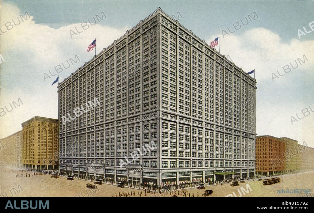 Famous-Barr department store, St Louis, Missouri, USA, 1913. Vintage postcard showing the exterior of the flagship store of the Famous-Barr Company's flagship store. The company was formed in 1911 from the merger of the William Barr Dry Goods Co and The Famous Clothing Store.