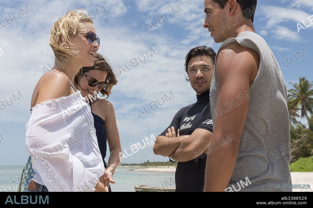 CLAIRE HOLT und MANDY MOORE in 47 METERS DOWN, 2017, unter der Regie von JOHANNES ROBERTS. Copyright ENTERTAINMENT STUDIOS MOTION PICTURES/TEA SHOP & FILM COMPAN.
