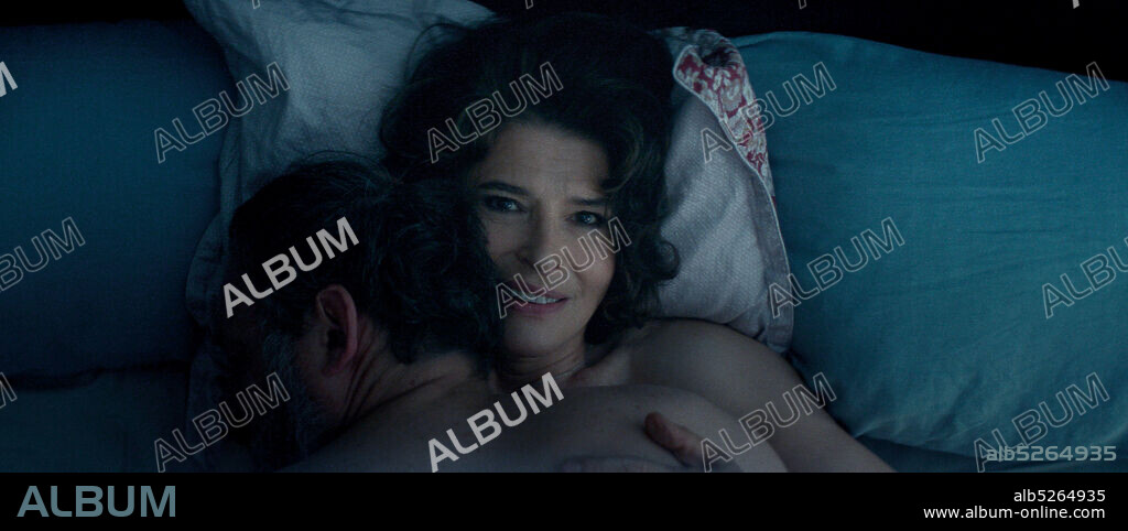 FANNY ARDANT dans LA BELLE EPOQUE, 2019, réalisé par NICOLAS BEDOS. Copyright LES FILMS DU KIOSQUE.