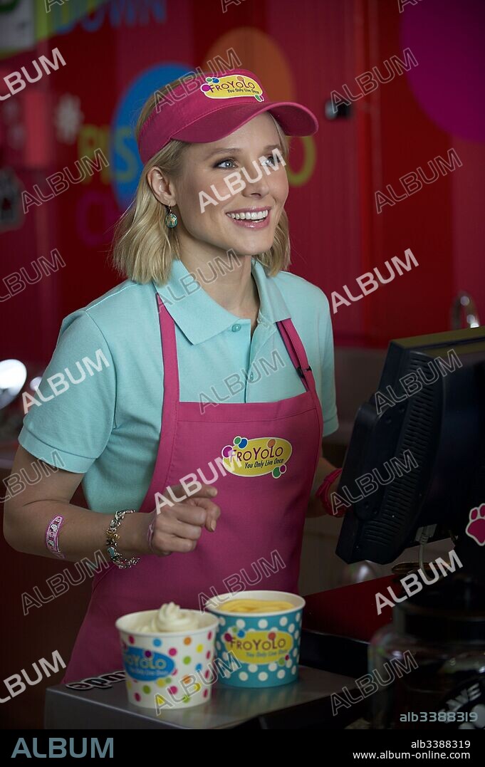 KRISTEN BELL en HOW TO BE A LATIN LOVER, 2017, dirigida por KEN MARINO. Copyright 3PAS STUDIOS.