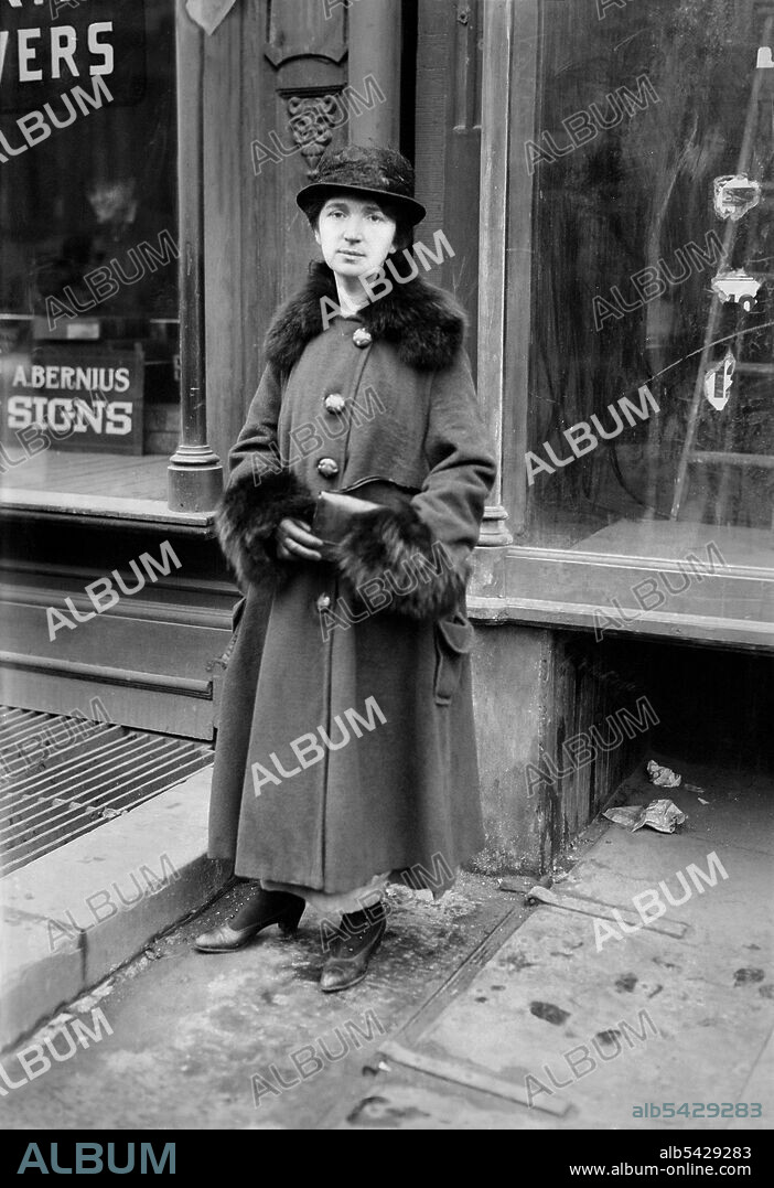 Margaret Sanger (1879-1966), American Birth Control Activist, Sex Educator and Nurse, Full-Length Portrait, New York City, New York, USA, Bain News Service, 1917.