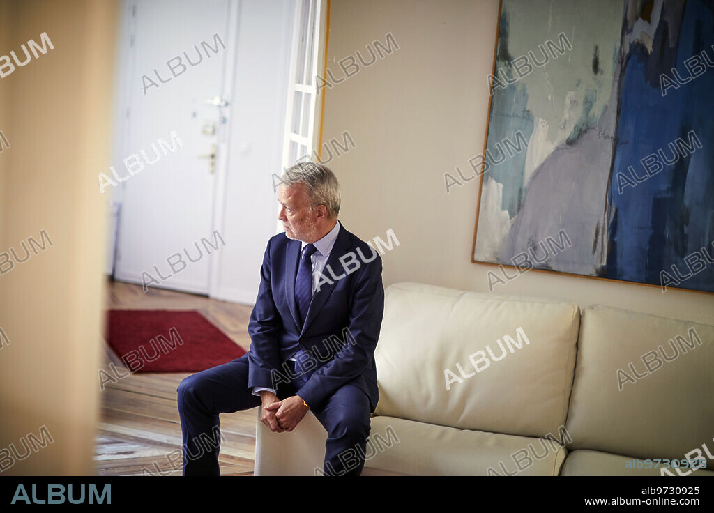 Madrid, 07/10/2021. Entrevista a Antonio Camacho, abogado, en su despacho profesional. Ha sido secretario de Estado de Interior y ministro del Interior durante el Gobierno socialista de Rodríguez Zapatero. Ha sido también fiscal y juez. Foto: Guillermo Navarro. ARCHDC.