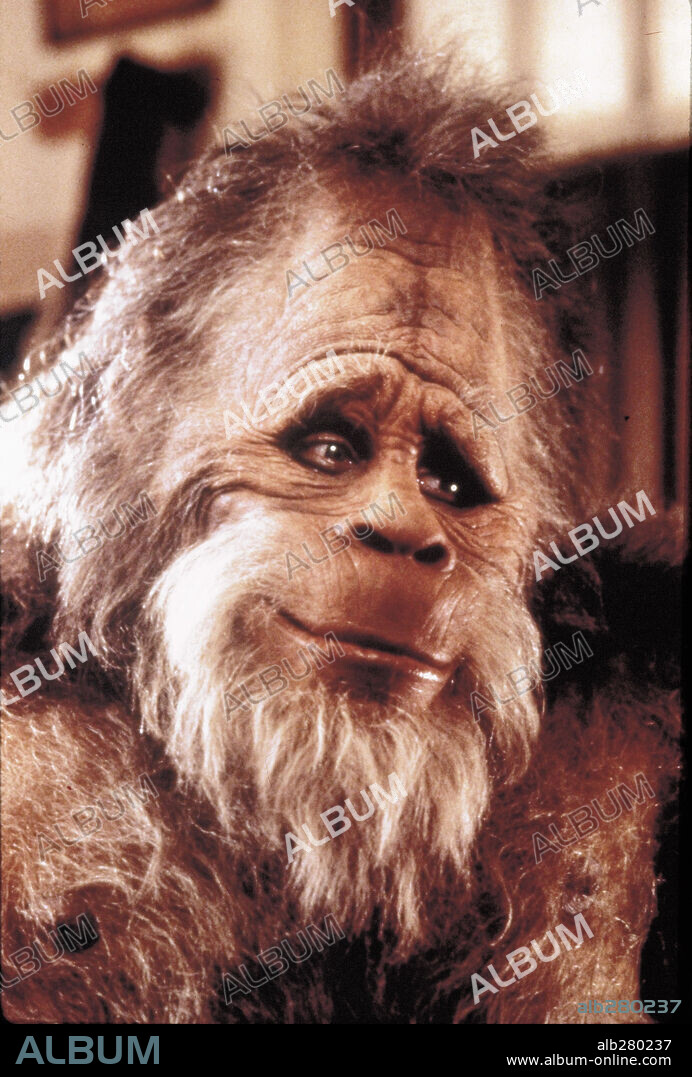 KEVIN PETER HALL in BIGFOOT AND THE HENDERSONS, 1987 (HARRY AND THE HENDERSONS). Copyright AMBLIN/UNIVERSAL.