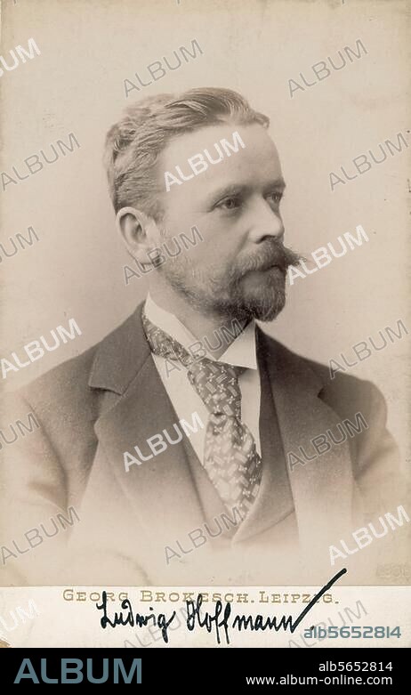 Hoffmann, Ludwig; Architekt (Stadtbaurat in Berlin); Darmstadt 30.7.1852 - Berlin 11.11.1932. Porträtaufnahme, 1895 (Georg Brokesch, Leipzig). Mit Autogramm. Berlin, Sammlung Archiv für Kunst und Geschichte.