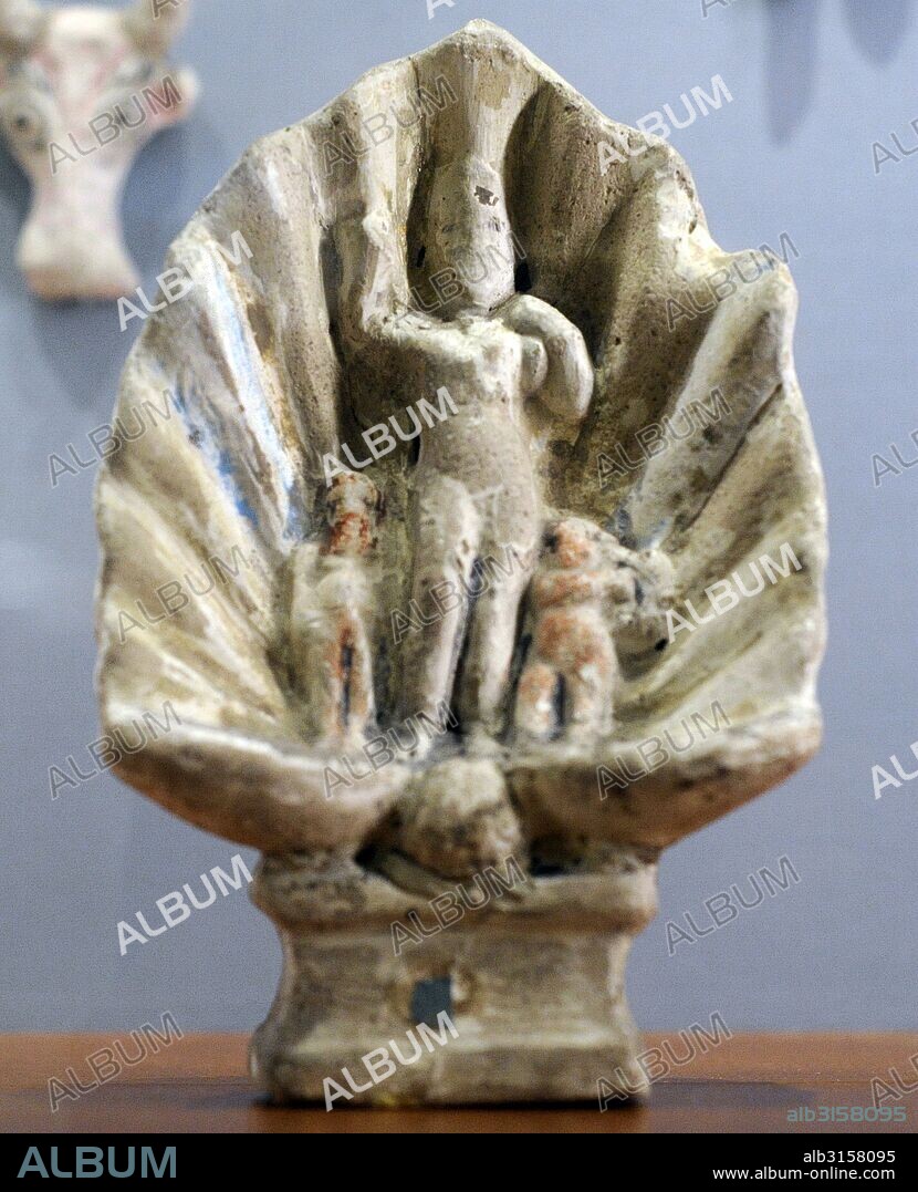 Arte griego. Diosa Venus en una concha. Yeso. Segunda mitad del siglo I d. C. -Primera mitad del siglo II d. C. Necrópolis de Pantikapaion (actual Kerch, República Crimea, Mar Negro). Museo del Hermitage (The State Hermitage Museum). San Petersburgo. Rusia.