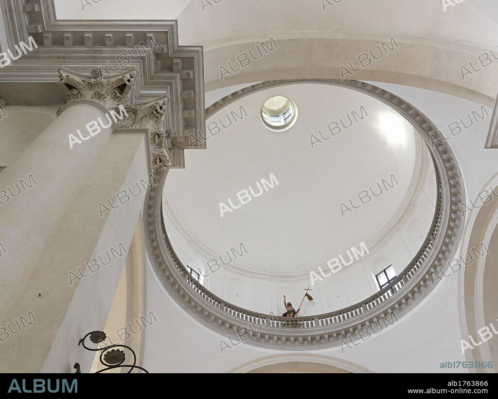 Church of the Redentore, Venice, by Andrea di Pietro della Gondola known as Palladio, 1576 post, 16th Century,. Italy, Veneto, Venice, The Redentore Church. Detail. Interior view from below calotte dome arch column entablature capital, 2009 photograph.