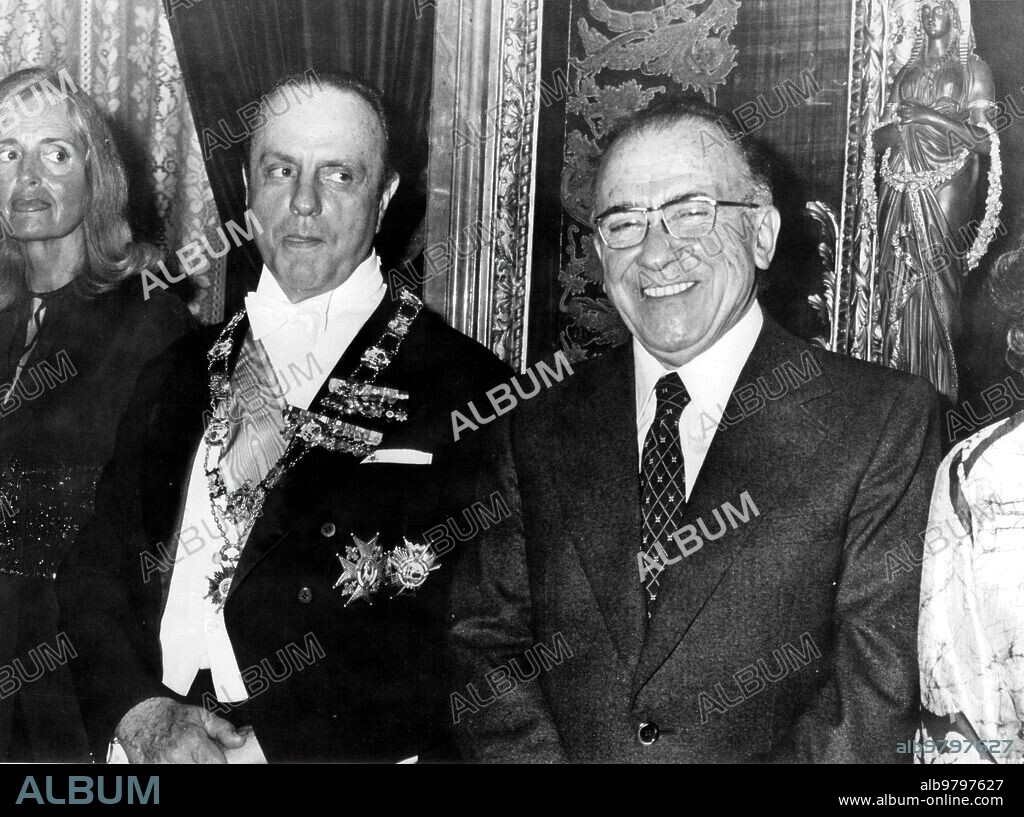 26 septiembre 1978. Santiago Carrillo y Manuel fraga durante la cena de gala que Ssmm los Reyes don Juan Carlos y doña Sofía Ofrecieron A los Reyes de Bélgica en el palacio real.