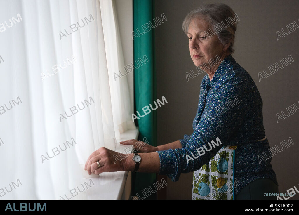 PENELOPE WILTON en EL VIAJE DE HAROLD, 2023 (THE UNLIKELY PILGRIMAGE OF HAROLD FRY), dirigida por HETTIE MACDONALD. Copyright Ingenious Media.