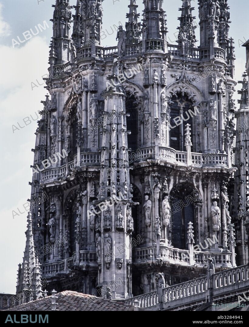 Cimborrio de la Catedral de Santa Maria de Burgos. El Estilo renacentista plateresco se mezcla con el gótico final. Siglo XVI.