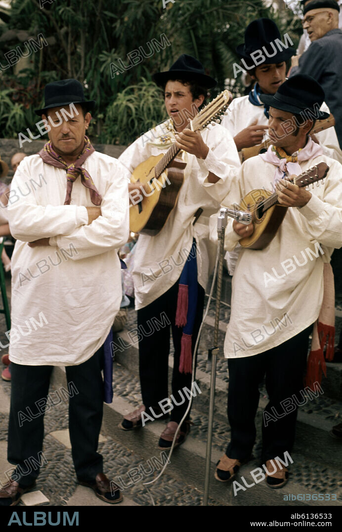 FOLKLORE DE LANZAROTE - FOTO AÑOS 70.