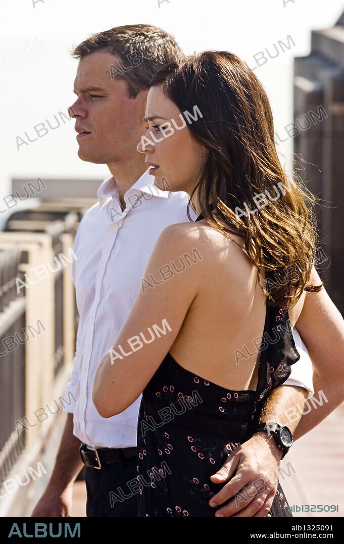 EMILY BLUNT and MATT DAMON in THE ADJUSTMENT BUREAU, 2011, directed by GEORGE NOLFI. Copyright UNIVERSAL PICTURES.