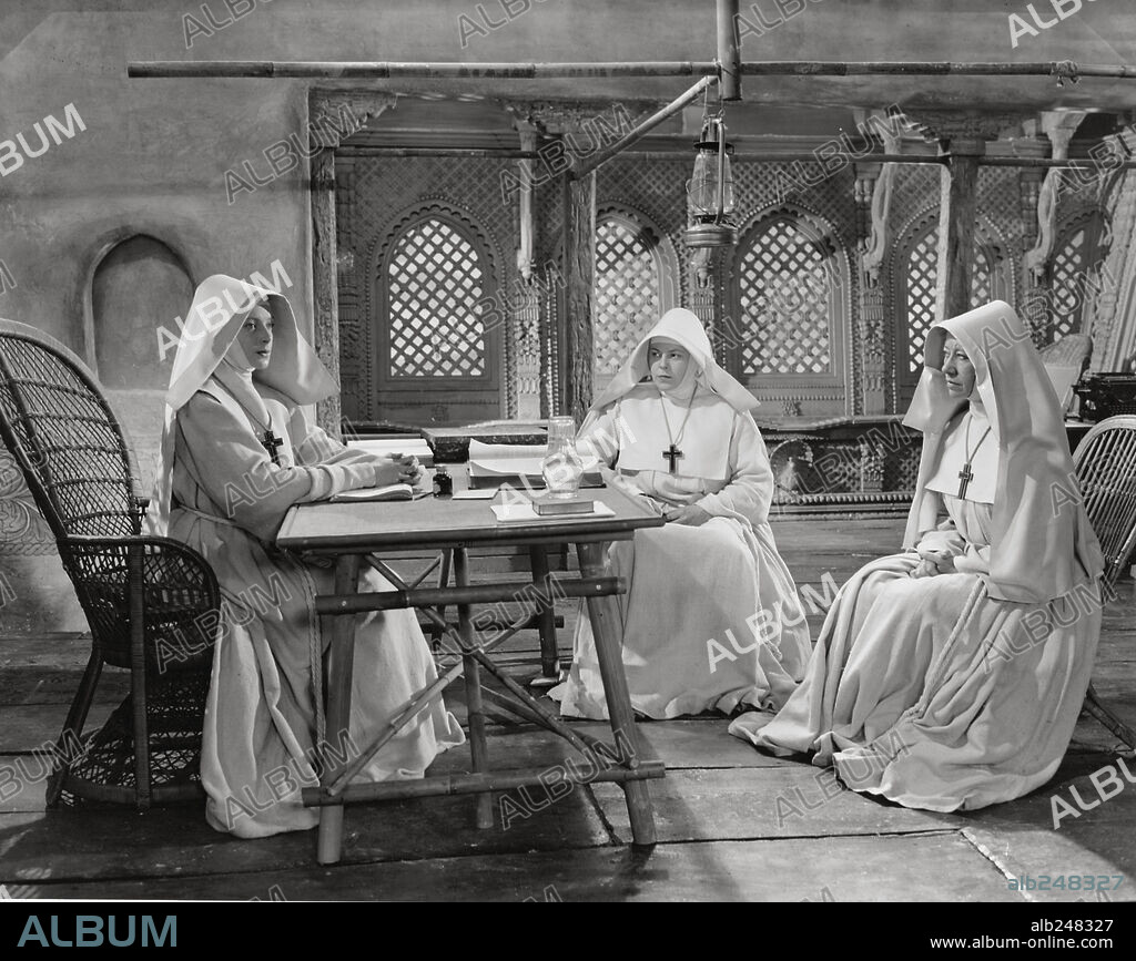 DEBORAH KERR y FLORA ROBSON en NARCISO NEGRO, 1947 (BLACK NARCISSUS), dirigida por EMERIC PRESSBURGER. Copyright THE ARCHERS.