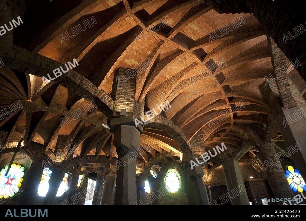 ANTONI GAUDÍ. Crypt Church Colonia Güell.