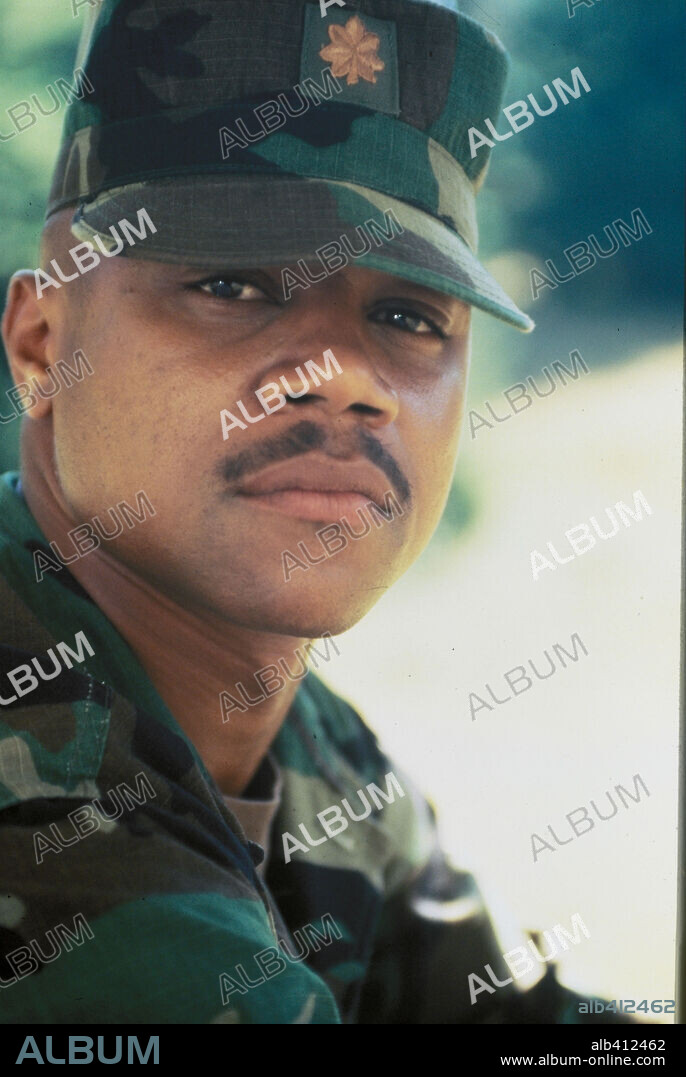 CUBA GOODING JR. in OUTBREAK, 1995, directed by WOLFGANG PETERSEN. Copyright WARNER BROTHERS.