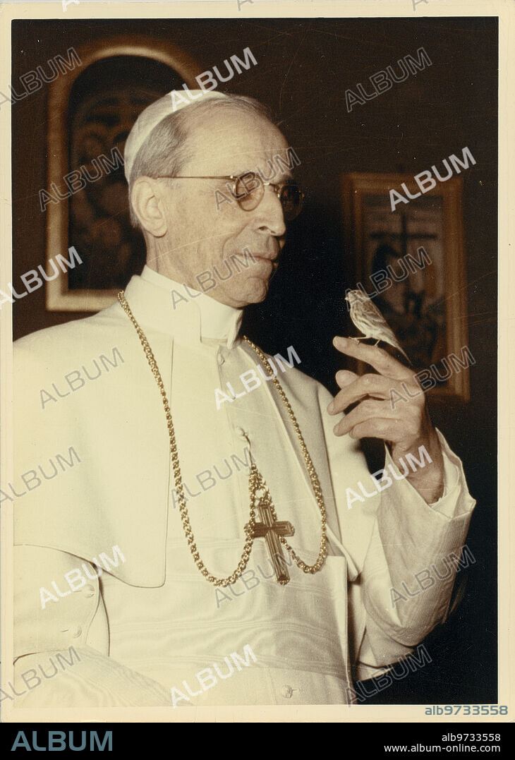 Castel Gandolfo (Italy), 1950 (ca.). Pope Pius XII during a few days of rest at the papal residence of Castel Gandolfo.