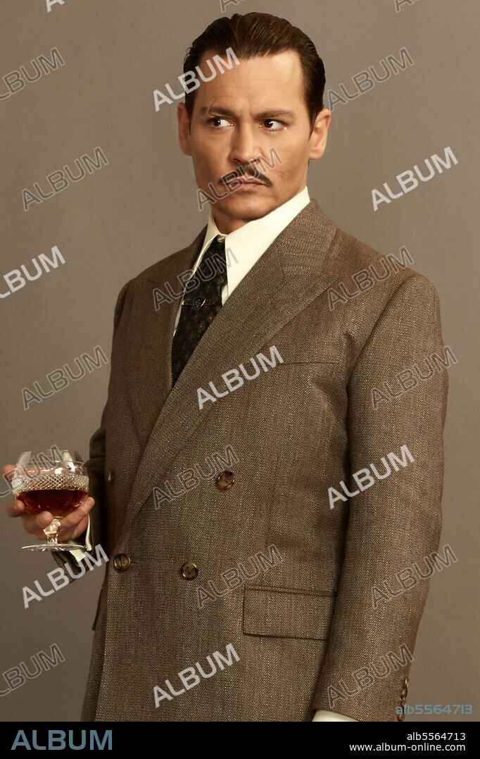JOHNNY DEPP in MURDER ON THE ORIENT EXPRESS, 2017, directed by KENNETH BRANAGH. Copyright 20TH CENTURY FOX.