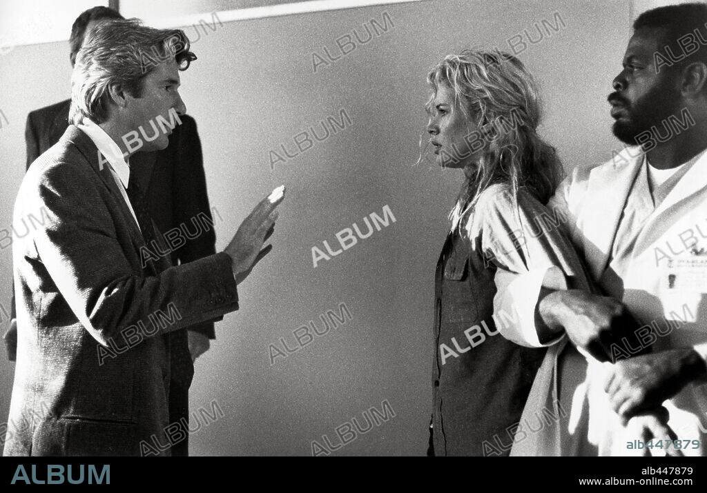 KIM BASINGER and RICHARD GERE in FINAL ANALYSIS, 1992, directed by PHIL JOANOU. Copyright WARNER BROS/ROVEN-CAVALLO.