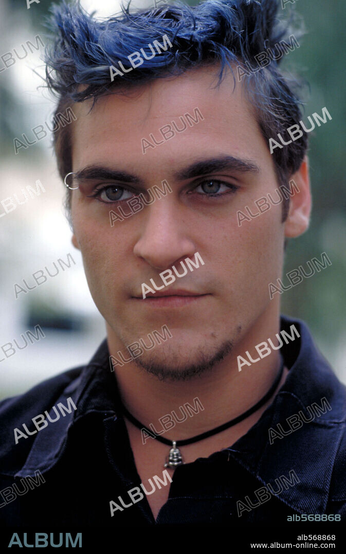 JOAQUIN PHOENIX en ASESINATO EN 8 MM, 1999 (8MM), dirigida por JOEL SCHUMACHER. Copyright COLUMBIA PICTURES / LOSS, CHRISTINE.