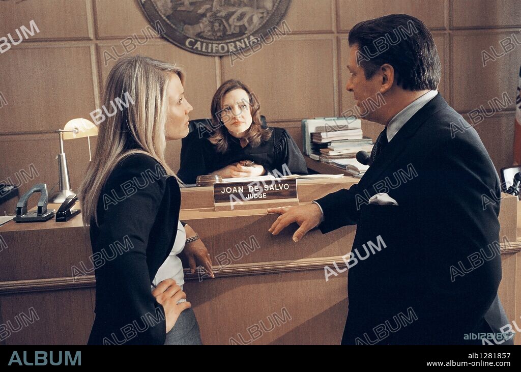 ALEC BALDWIN, CAMERON DIAZ and JOAN CUSACK in MY SISTER'S KEEPER, 2009, directed by NICK CASSAVETES. Copyright CURMUDGEON FILMS.