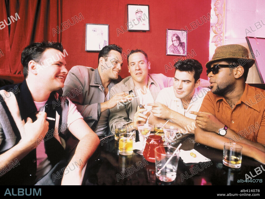JON FAVREAU, PATRICK VAN HORN and VINCE VAUGHN in SWINGERS, 1996, directed by DOUG LIMAN. Copyright MIRAMAX / BELAIR, BUTCH.