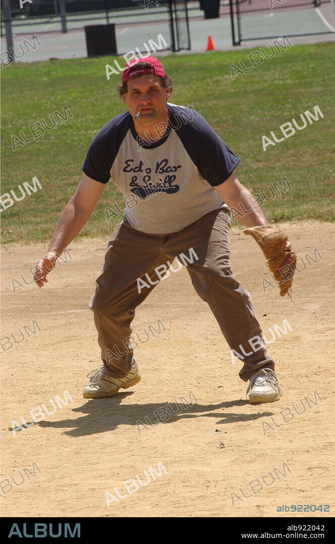 ARTIE LANGE in ARTIE LANGE'S BEER LEAGUE, 2006 (BEER LEAGUE), directed by FRANK SEBASTIANO. Copyright IDENTITY FILMS/CKRUSH ENTERTAINMENT.