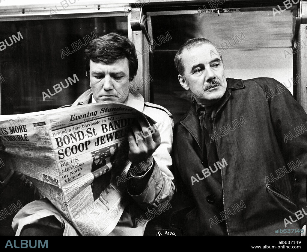 ALBERT FINNEY in GUMSHOE, 1971, directed by STEPHEN FREARS. Copyright COLUMBIA PICTURES CORPORATION.