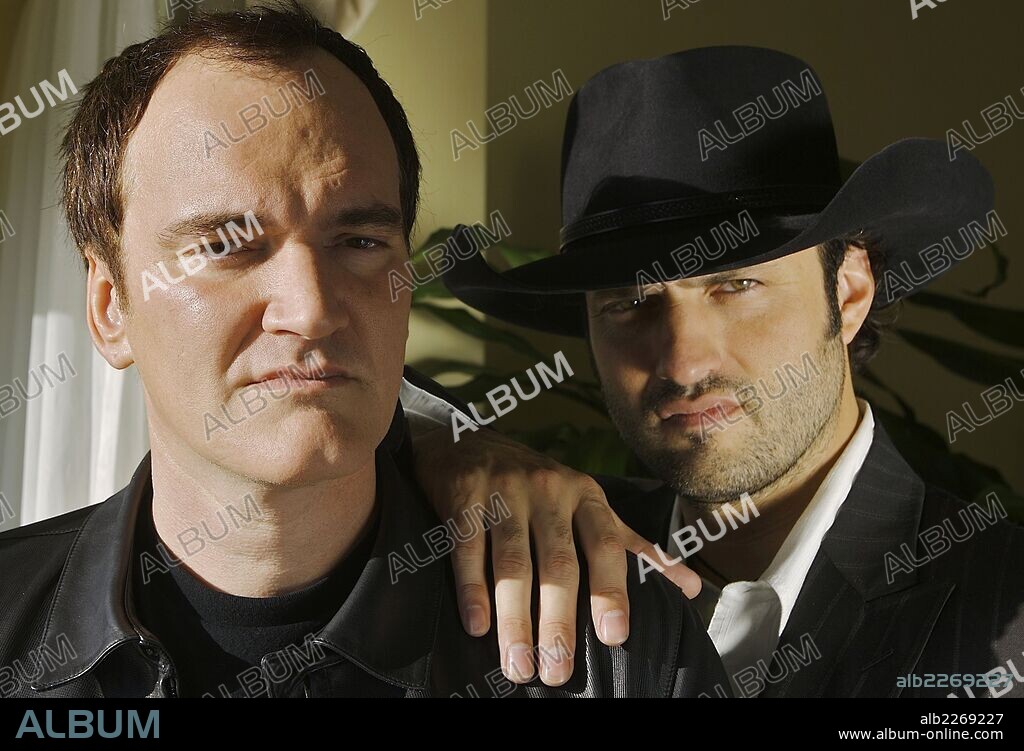 QUENTIN TARANTINO and ROBERT RODRIGUEZ. March 23, 2007 - Los Angeles, CA, USA - Directors Quentin Tarantino, left, and Robert Rodriguez pose for portrait March 23, 2007, in Los Angeles. The two teamed up to do homage to exploitation B-movie thrillers. The two feature-length movies, ''Death Proof'' and ''Planet Terror'' combine into one double-bill. The project is designed to replicate the grind house theatergoing experience of the 70s and 80s. (Leonard Ortiz/Orange County Register/MCT. 23/03/2007