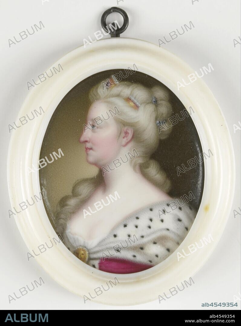 Caroline from Brandenburg-Anspach (1683-1737). Wife of George II, King of England, Portrait of Caroline of Brandenburg-Anspach (1683-1737). Wife of George II, king of England. Bust, in profile to the left. Formerly interpreted as the presumed portrait of Anna of Hanover (1709-59), daughter of King George II, wife of Prince William IV. Part of the portrait miniature collection, Caroline van Ansbach (Queen of England), Christian Friedrich Zincke, Holland, 1720 - 1737, gold (metal), ivory, h 4 cm × w 3.3 cm h 5.5 cm × w 4.3 cm × d 0.6 cm.
