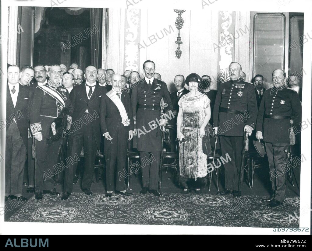 Mayo 1924. Homenaje al escritor Jacinto Benavente en el ayuntamiento de Madrid, Presidido por el Rey Alfonso Xiii.