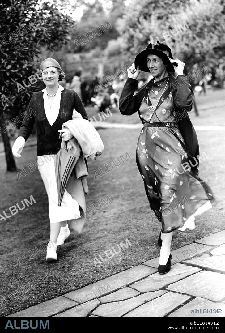 Lady Crosfield 's tennis party at HIghgate - Mrs Winston Churchill and Lady Crosfield. 1933.