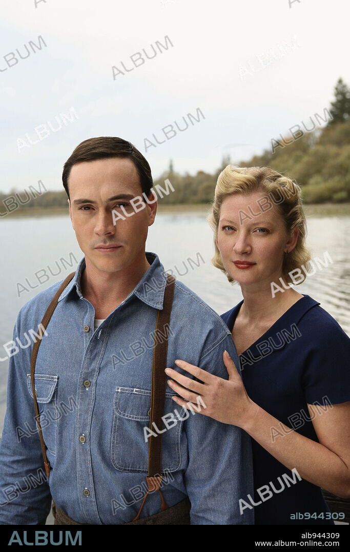 MOL GRETCHEN and CHRIS KLEIN. CHRIS KLEIN and GRETCHEN MOL in THE VALLEY OF LIGHT, 2007, directed by BRENT SHIELDS. Copyright MCGEE STREET PRODUCTIONS INC. / HEINILA, ERIK.