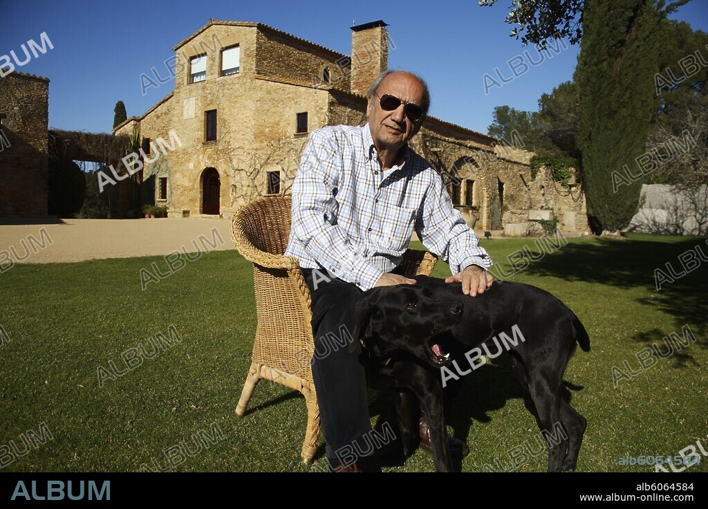 Pere Portabella (cineasta, intelectual, político) en su masia de "Mas Ventós" en Palau Sator (2008).