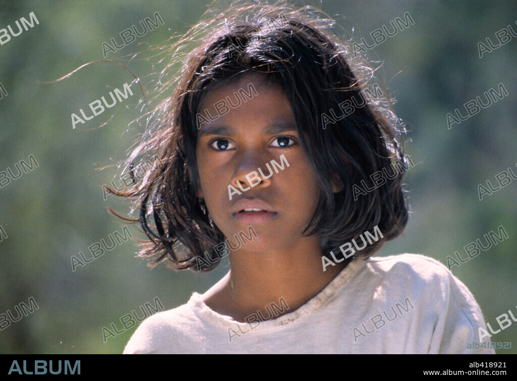 GENERACIÓN ROBADA, 2002 (RABBIT-PROOF FENCE), dirigida por PHILLIP NOYCE. Copyright RUMBARALA FILMS/OLSEN LEVY/HANWAY/AUSTRALIAN FILM FINANCE.
