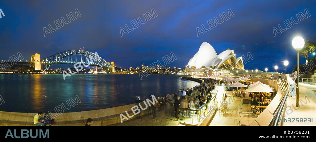 Sydney Opera House, UNESCO World Heritage Site, Harbour Bridge, Opera Bar and Sydney Harbour at night, Sydney, New South Wales, Australia, Pacific.