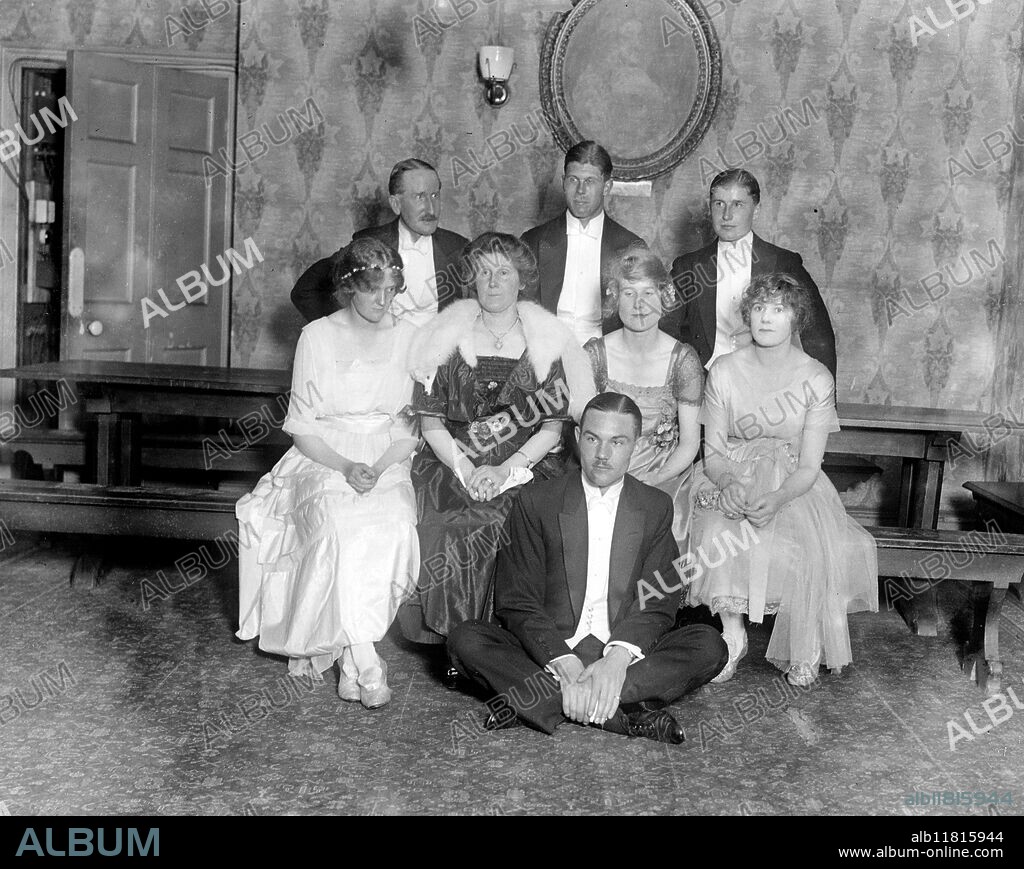 Christ Church Commemoration Ball at Oxford , England . Left to right ; Mr R Jolly , Mr J T Kenrick , Mr D Jolly , Miss L Walker , Mrs Russell Jolly , Miss R Jolly , Miss C Beban and Mr C T M Berney - Fecklin . 30 June 1920.