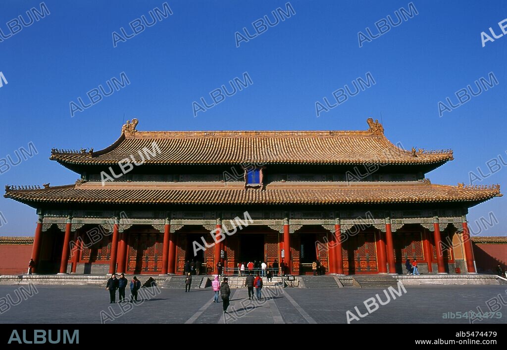 The Forbidden City, built between 1406 and 1420, served for 500 years (until the end of the imperial era in 1911) as the seat of all power in China, the throne of the Son of Heaven and the private residence of all the Ming and Qing dynasty emperors. The complex consists of 980 buildings with 8,707 bays of rooms and covers 720,000 m2 (7,800,000 sq ft).